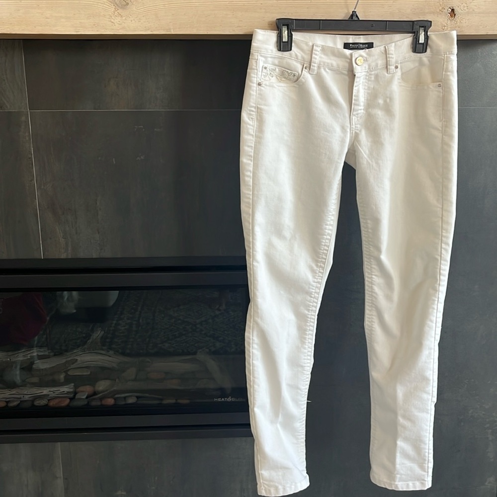 White House Black Market white jeans. Size 6R.